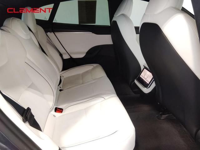 Photo of 2022 Midnight Silver Metallic Tesla Model S