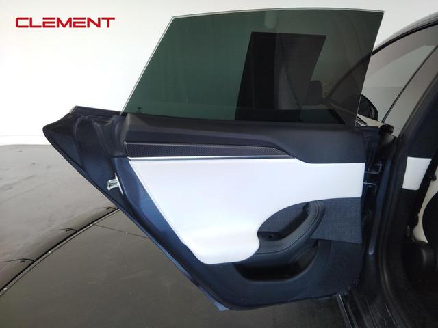 Photo of 2022 Midnight Silver Metallic Tesla Model S