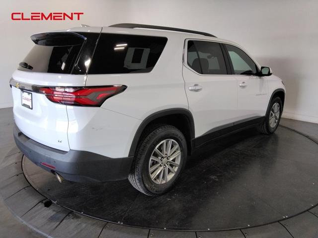 Photo of 2023 Summit White Chevrolet Traverse