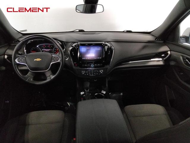 Photo of 2023 Summit White Chevrolet Traverse
