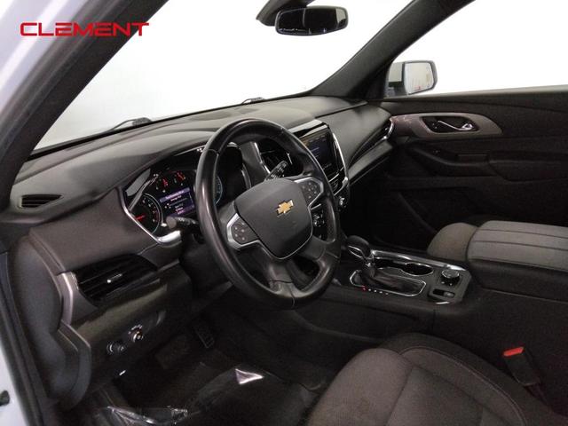 Photo of 2023 Summit White Chevrolet Traverse