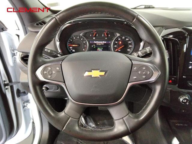 Photo of 2023 Summit White Chevrolet Traverse
