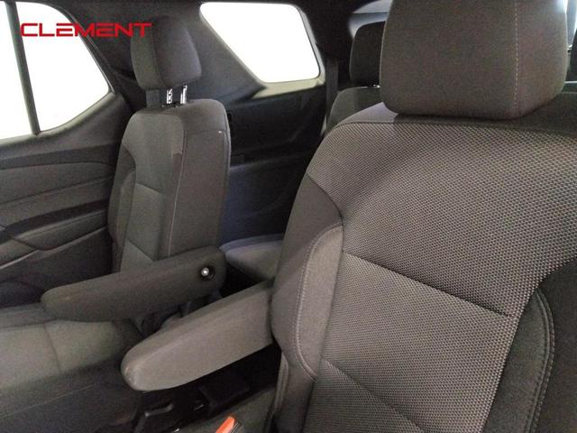 Photo of 2023 Summit White Chevrolet Traverse