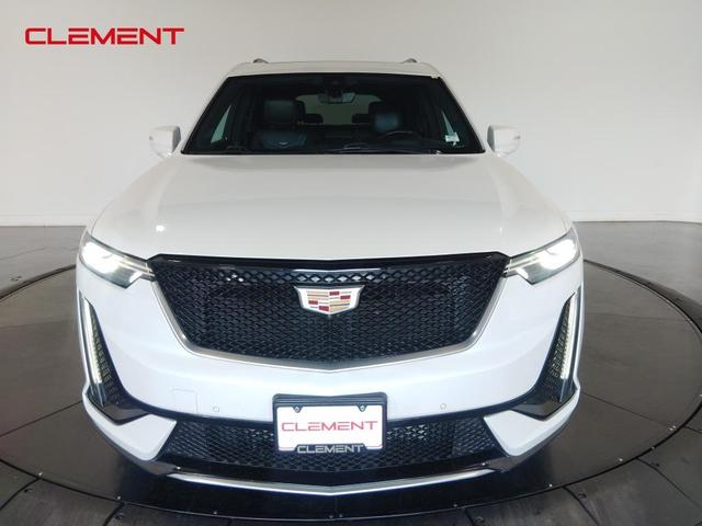 Photo of 2021 Crystal White Tri-Coat Cadillac XT6