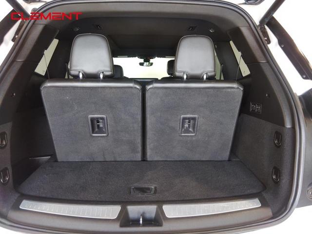 Photo of 2021 Crystal White Tri-Coat Cadillac XT6