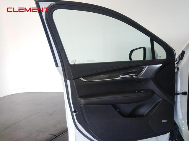 Photo of 2021 Crystal White Tri-Coat Cadillac XT6
