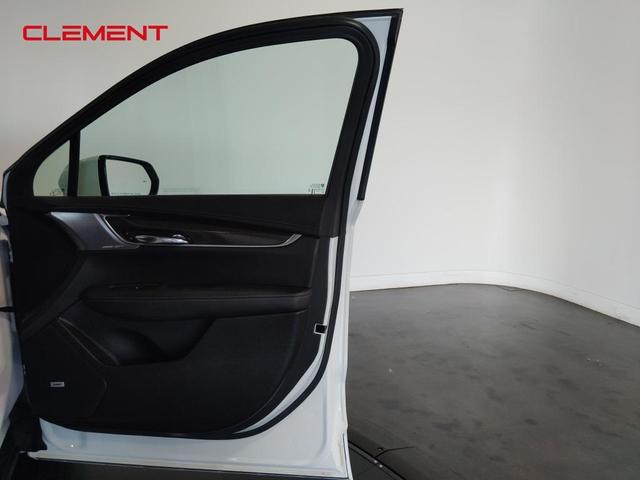 Photo of 2021 Crystal White Tri-Coat Cadillac XT6