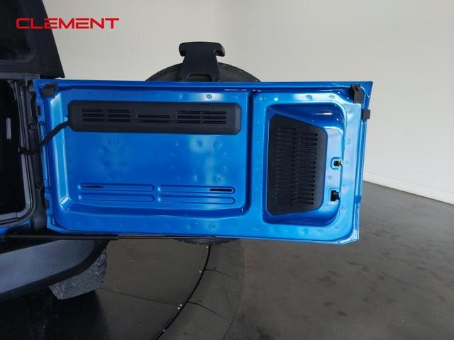 Photo of 2022 Velocity Blue Metallic Ford Bronco