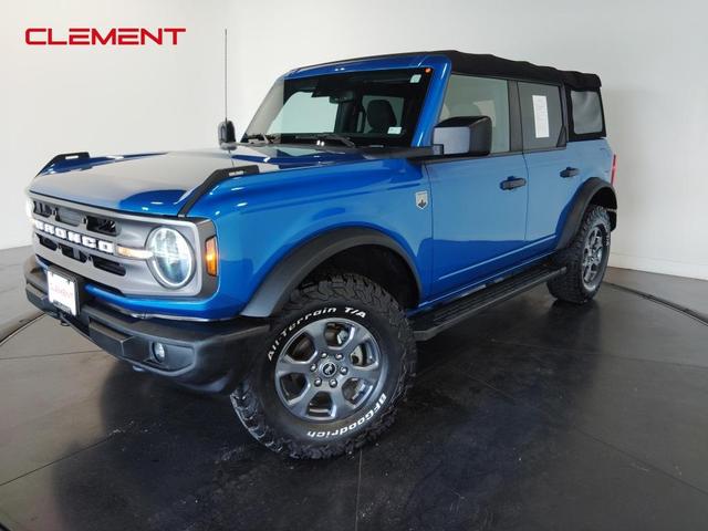 Photo of 2022 Velocity Blue Metallic Ford Bronco