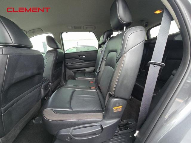 Photo of 2023 Gun Metallic Nissan Pathfinder