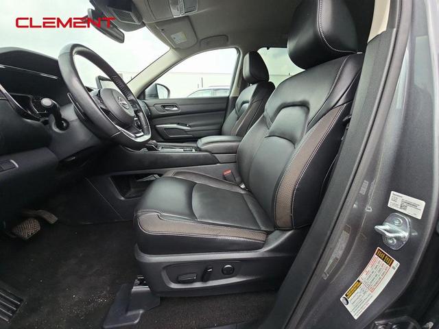 Photo of 2023 Gun Metallic Nissan Pathfinder
