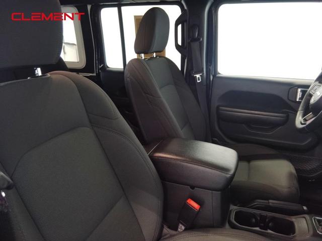 Photo of 2021 Black Clearcoat Jeep Wrangler Unlimited