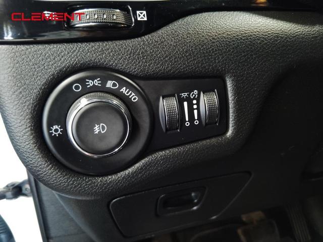 Photo of 2021 Bright White Clearcoat Jeep Cherokee