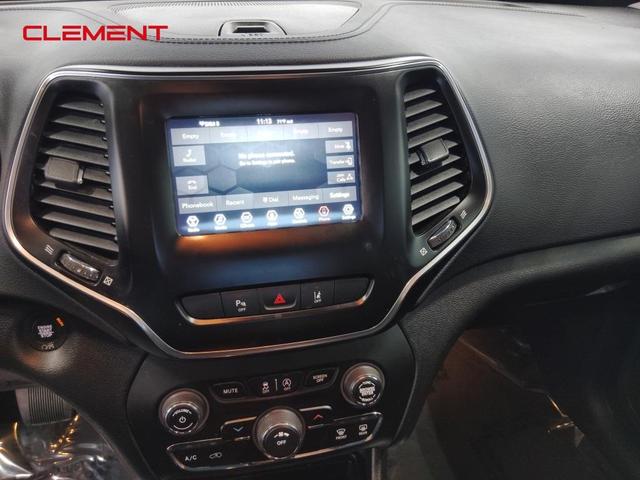 Photo of 2021 Bright White Clearcoat Jeep Cherokee