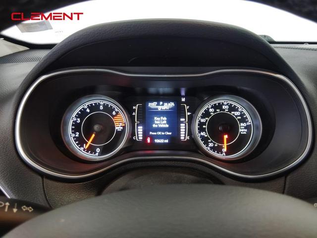 Photo of 2021 Bright White Clearcoat Jeep Cherokee