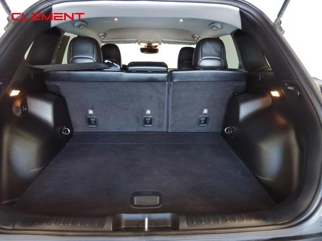 Photo of 2021 Bright White Clearcoat Jeep Cherokee