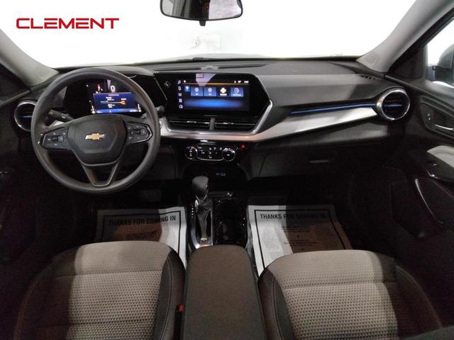 Photo of 2024 Sterling Gray Metallic Chevrolet Trax