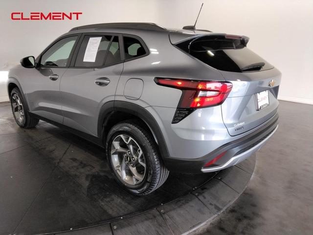 Photo of 2024 Sterling Gray Metallic Chevrolet Trax