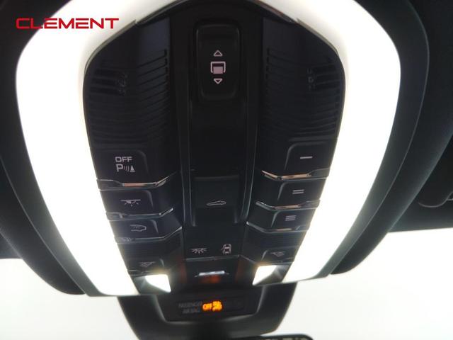 Photo of 2022 Black Porsche Macan