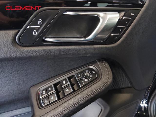 Photo of 2022 Black Porsche Macan