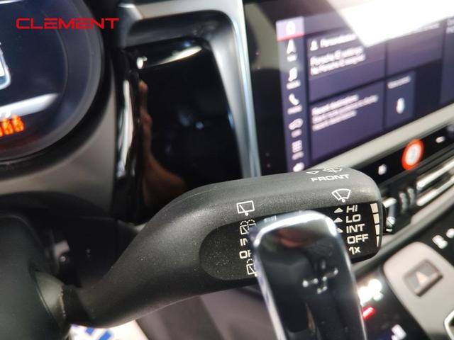 Photo of 2022 Black Porsche Macan
