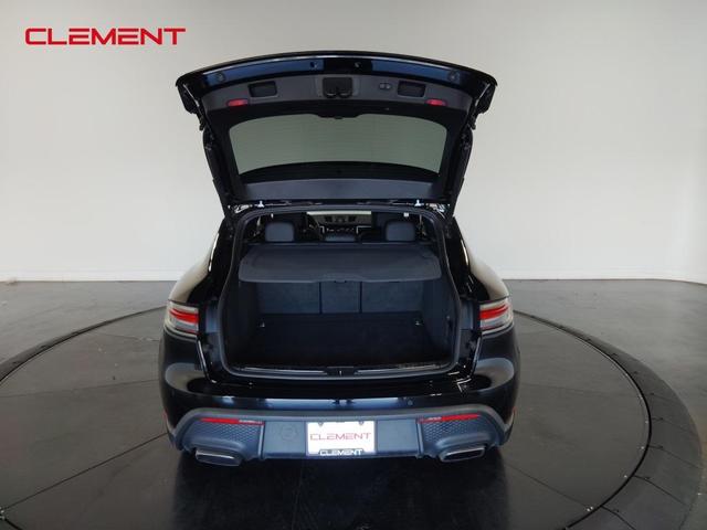 Photo of 2022 Black Porsche Macan