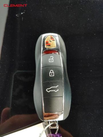 Photo of 2022 Black Porsche Macan