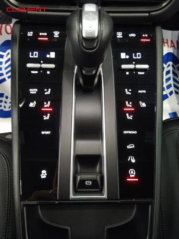 Photo of 2022 Black Porsche Macan