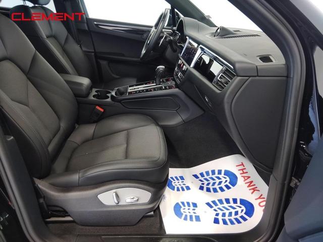 Photo of 2022 Black Porsche Macan