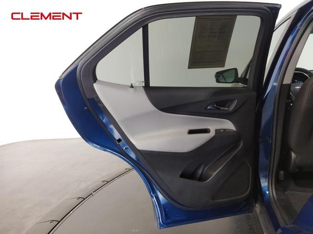 Photo of 2022 Blue Glow Metallic Chevrolet Equinox