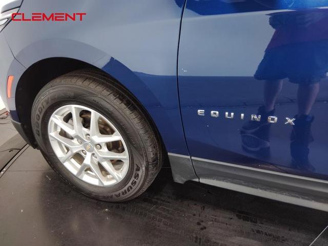 Photo of 2022 Blue Glow Metallic Chevrolet Equinox