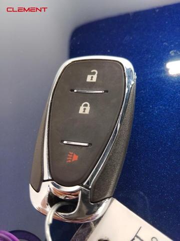 Photo of 2022 Blue Glow Metallic Chevrolet Equinox