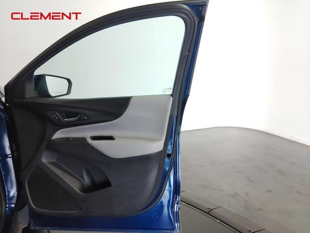 Photo of 2022 Blue Glow Metallic Chevrolet Equinox
