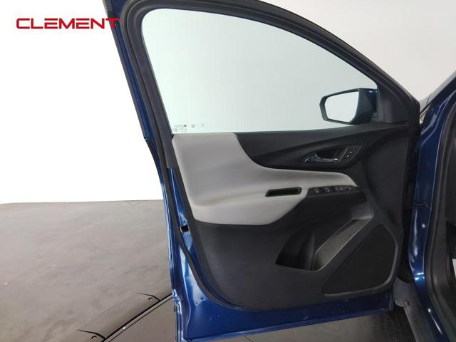 Photo of 2022 Blue Glow Metallic Chevrolet Equinox