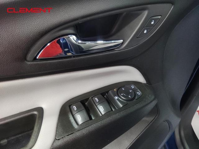 Photo of 2022 Blue Glow Metallic Chevrolet Equinox