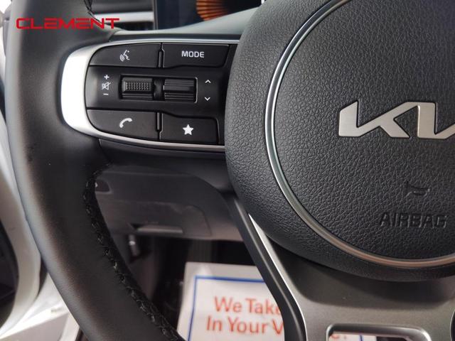 Photo of 2025 Snow White Pearl Kia K5
