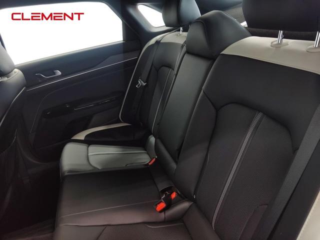 Photo of 2025 Snow White Pearl Kia K5