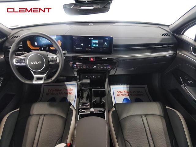 Photo of 2025 Snow White Pearl Kia K5