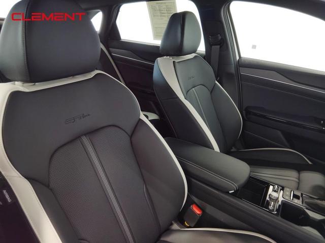 Photo of 2025 Snow White Pearl Kia K5