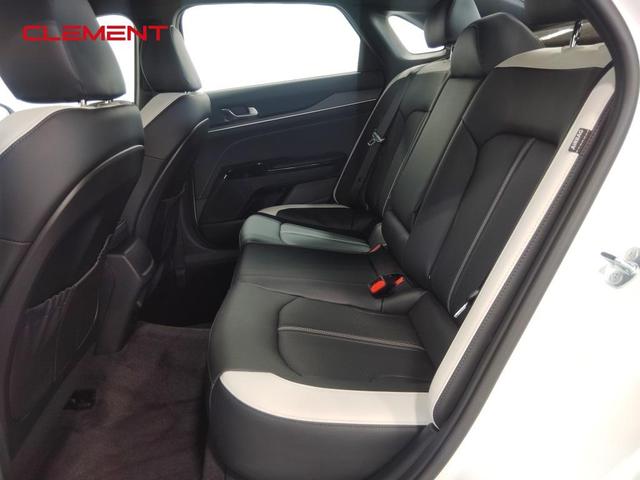 Photo of 2025 Snow White Pearl Kia K5