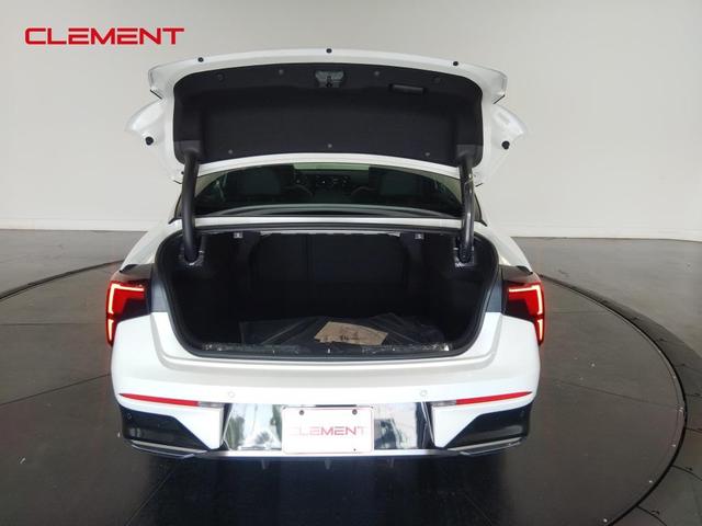 Photo of 2025 Snow White Pearl Kia K5