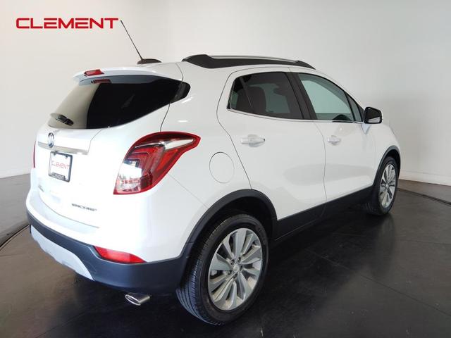 Photo of 2018 Summit White Buick Encore
