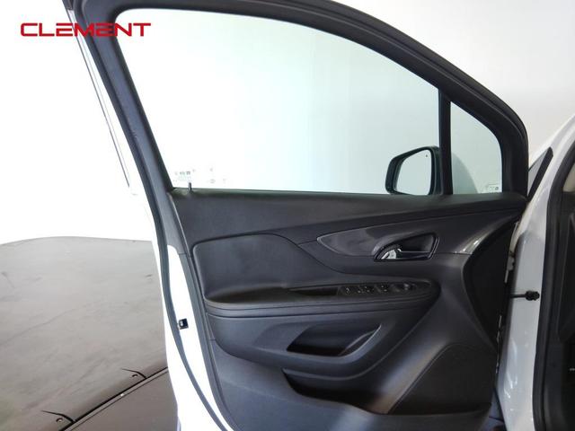 Photo of 2018 Summit White Buick Encore