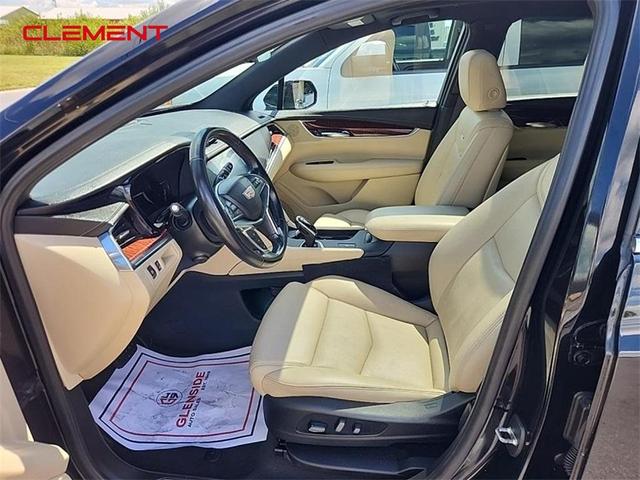 Photo of 2019 Stellar Black Metallic Cadillac XT5