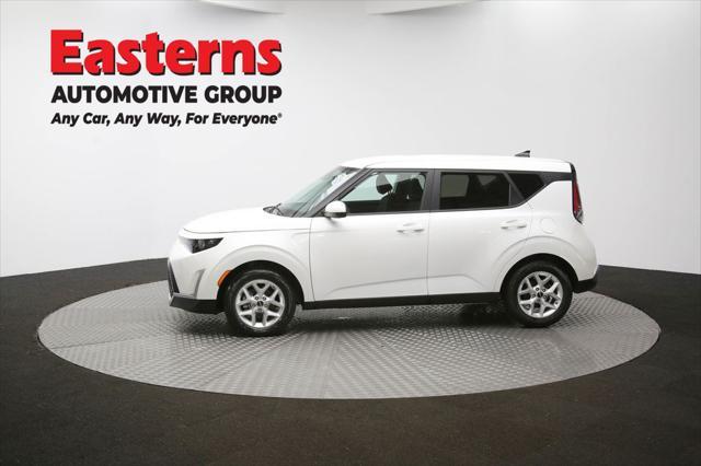 Photo of 2024 Snow White Pearl Kia Soul