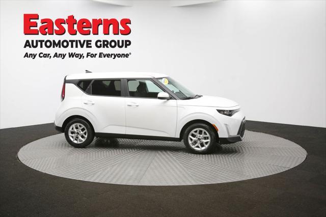 Photo of 2024 Snow White Pearl Kia Soul