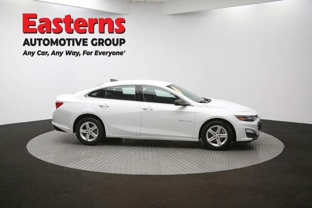 Photo of 2023 Summit White Chevrolet Malibu
