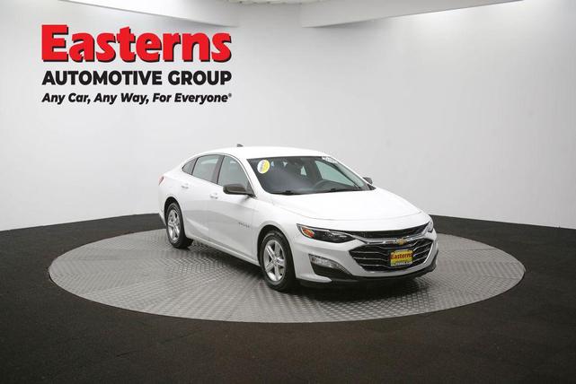 Photo of 2023 Summit White Chevrolet Malibu