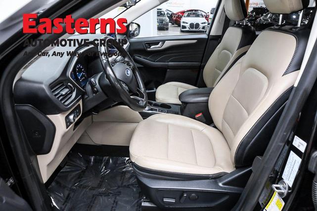 Photo of 2021 AGATE BLACK METALLIC Ford Escape