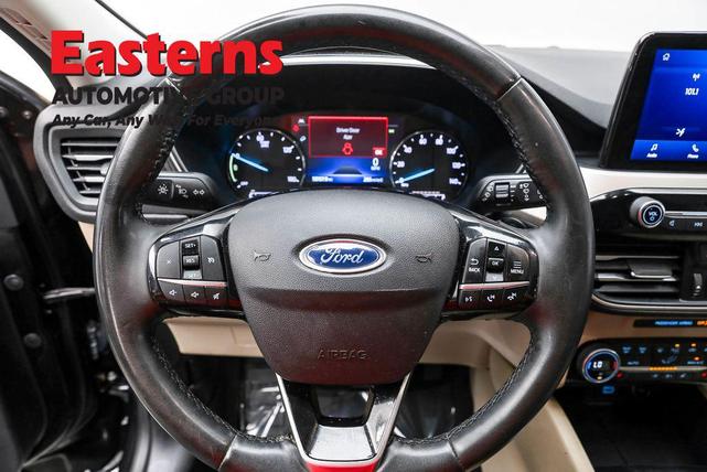 Photo of 2021 AGATE BLACK METALLIC Ford Escape
